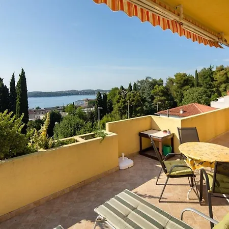 Draga With Sea View, Terrace & Parking Daire Rovinj