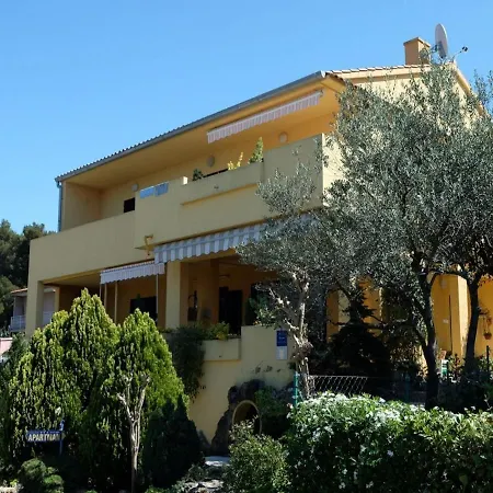 Draga With Sea View, Terrace & Parking Daire Rovinj