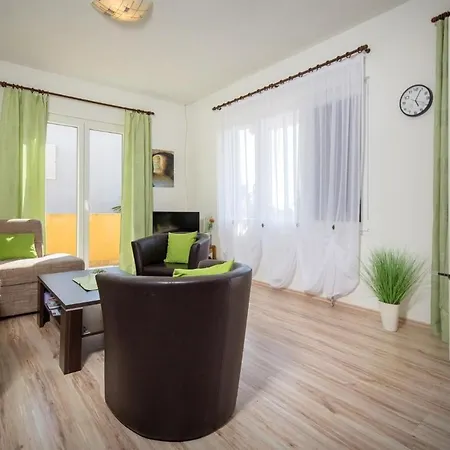 Draga With Sea View, Terrace & Parking Daire *