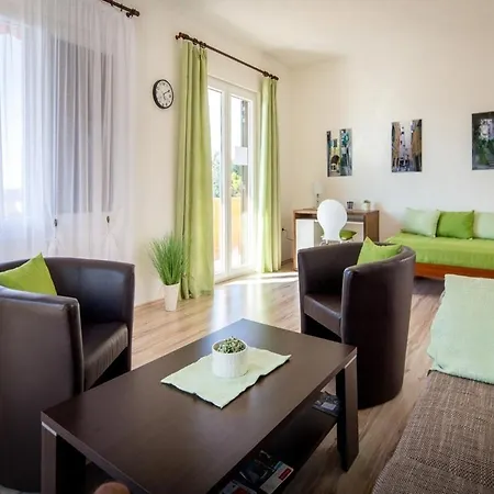 Draga With Sea View, Terrace & Parking Daire *